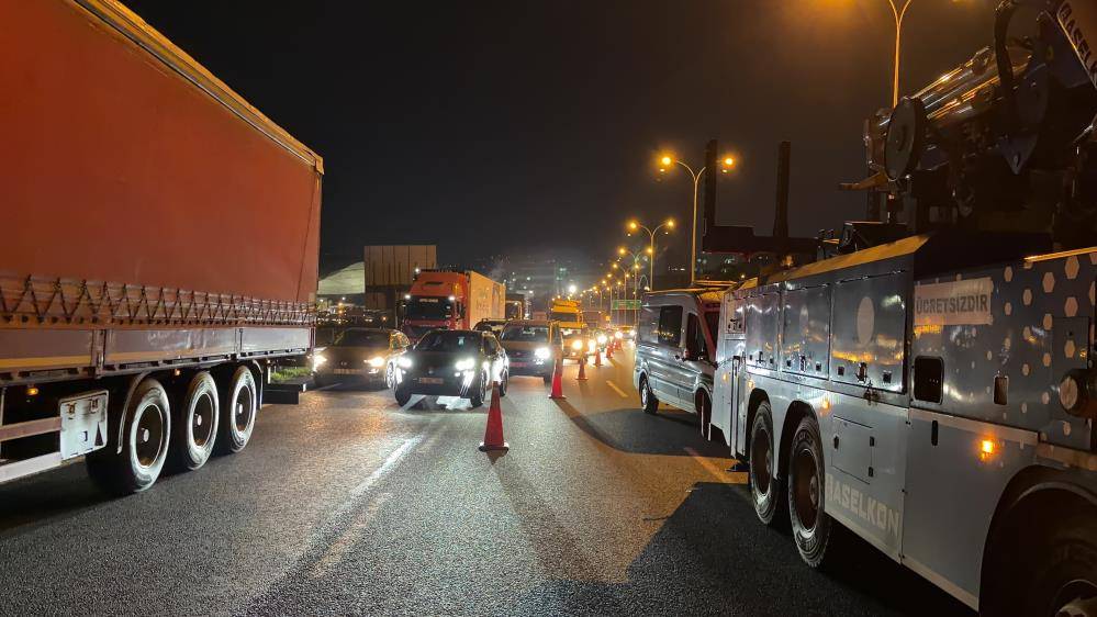TIR'ın altında kalarak feci şekilde 'can' verdi 1