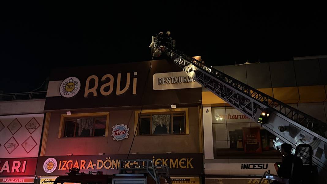 Konya merkezde iş yerinin bacasında yangın çıktı! 4