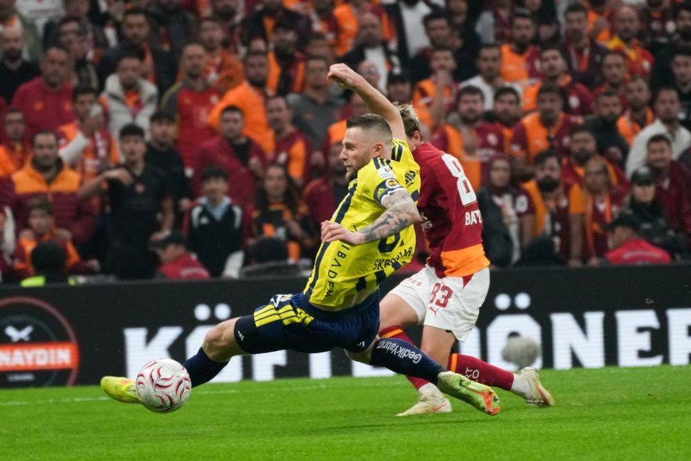 Galatasaray-Fenerbahçe derbisinden çok 'özel' kareler... 10