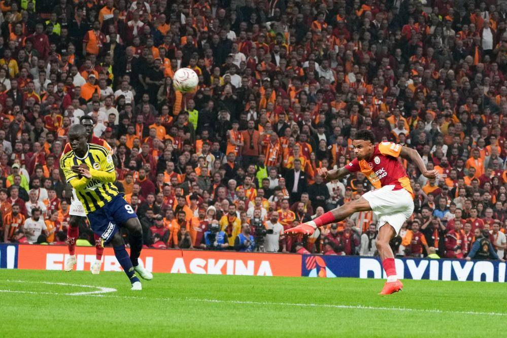 Galatasaray-Fenerbahçe derbisinden çok 'özel' kareler... 4