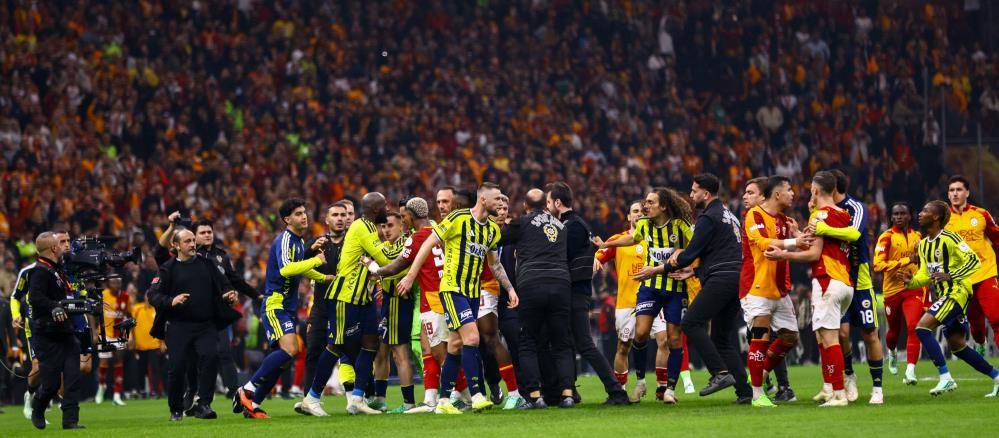 Galatasaray-Fenerbahçe derbisinden sonra ortalık karıştı! 6