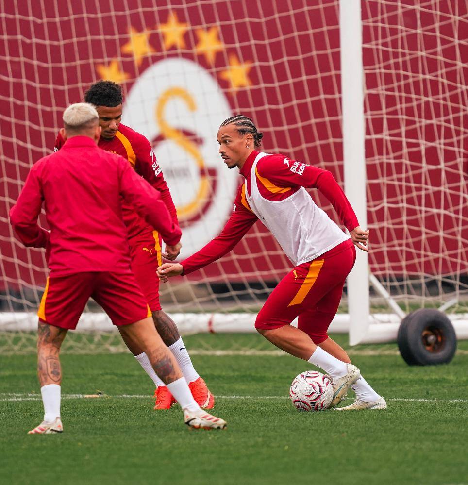 Okan Buruk yönetiminde Galatasaray Konyaspor maçının hazırlıklarına başladı 5
