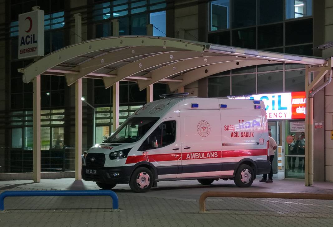 Yemek sofrasında evlat dehşeti: Babasını bıçakla öldürdü 3