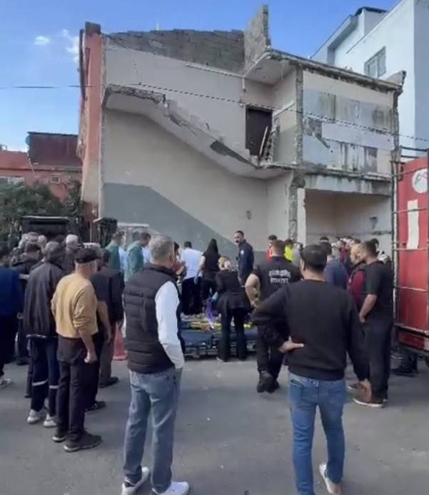 Depremde eşini ve 2 kızını kaybetmişti! Çöken merdivenin altında kalan işçi öldü 2