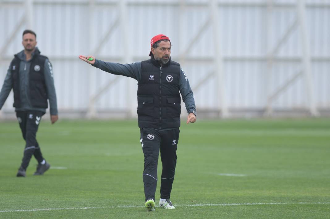 İlhan Palut yönetimindeki Konyaspor'da Galatasaray hazırlıkları sürdü 4