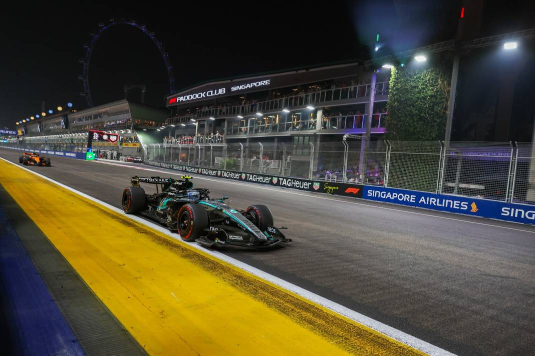 Uçan Hollandalı iş başında! F1'de Singapur'da kazanan Max Verstappen... 2