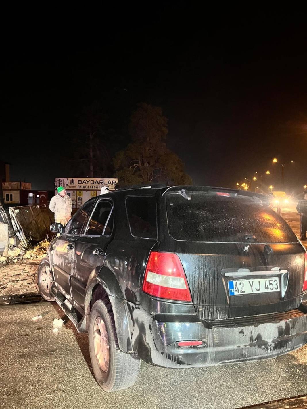 Konya'da kaza: SUV tipi araç duvara çarptı, 4 yaralı 3