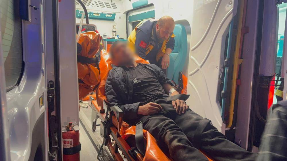 Hakkari’de minibüs faciası! 20 kişi yaralandı 2