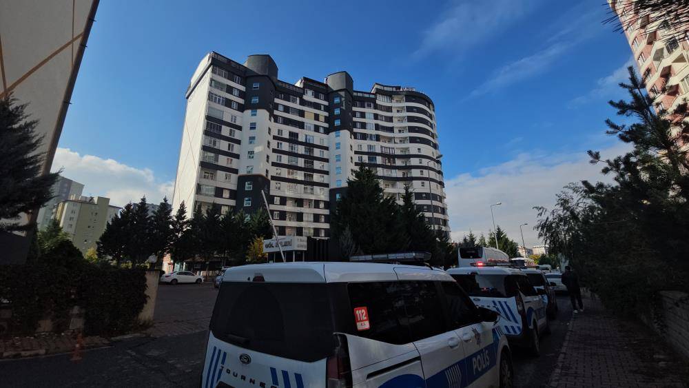 Evde korku dolu anlar! Karı koca birbirini bıçakladı 1