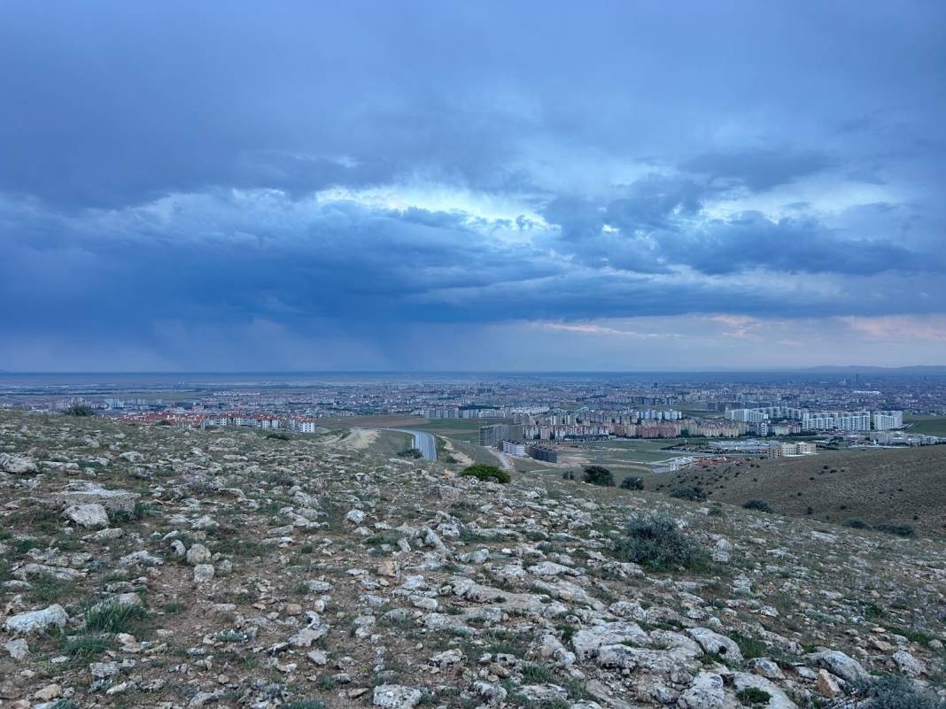 Konya’da zirai don tehlikesi erken geldi: Gündüzü yaz, gecesi kış olacak! 1