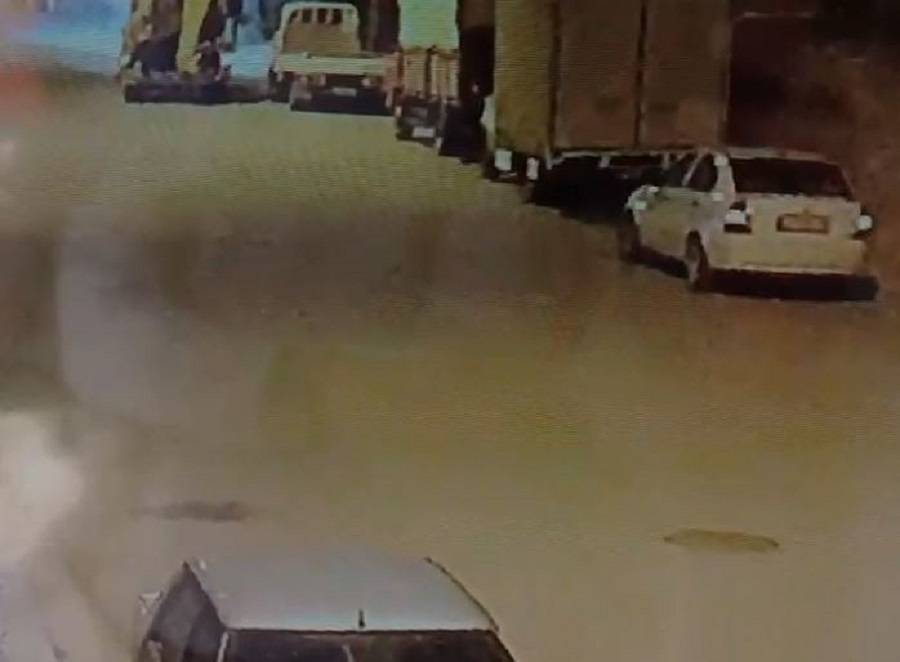Konya merkezde cami önündeki tarihi eser çalındı! Kepçeyle söküp çekiciye yüklediler 4