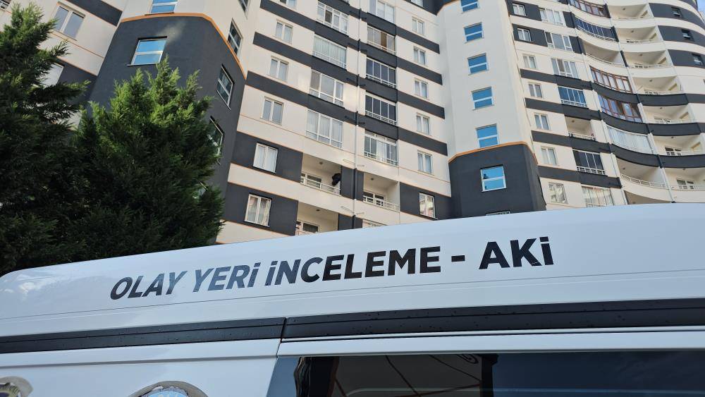 Evde korku dolu anlar! Karı koca birbirini bıçakladı 4