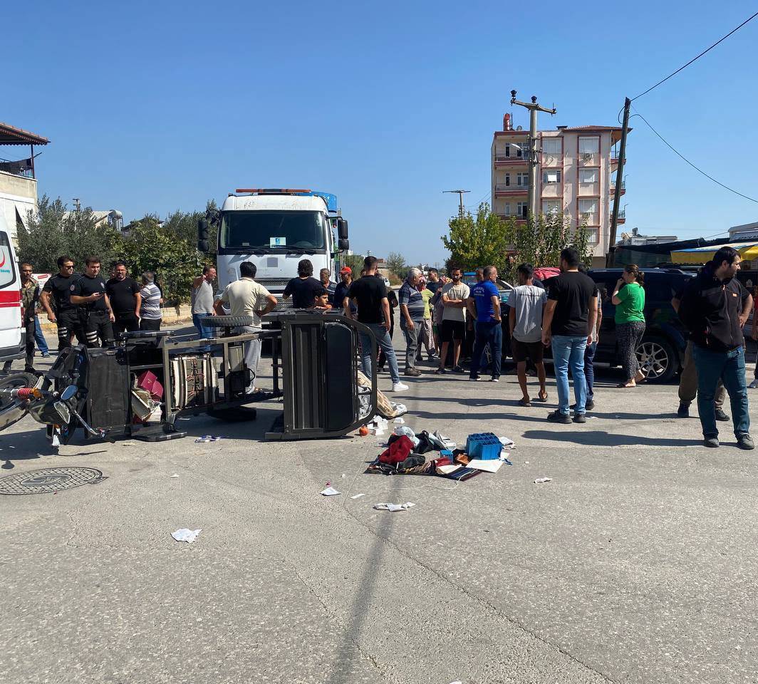 Antalya’da otomobil ile üç tekerlekli bisiklet çarpıştı: 2 yaralı 5