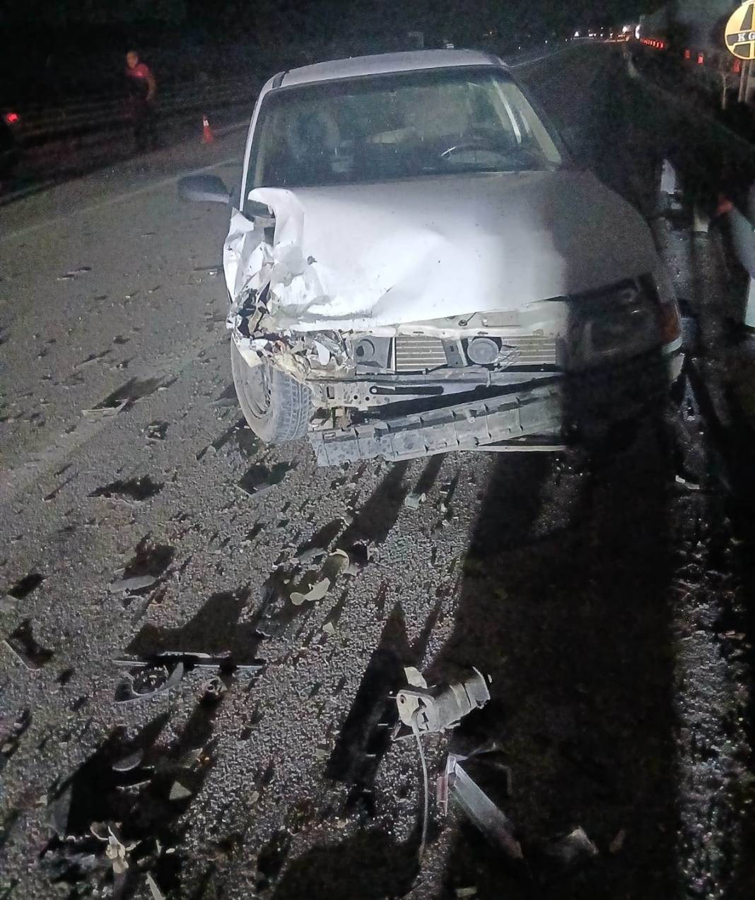 Konya’da köprü üzerinde kaza! 3 kişi yaralandı 4