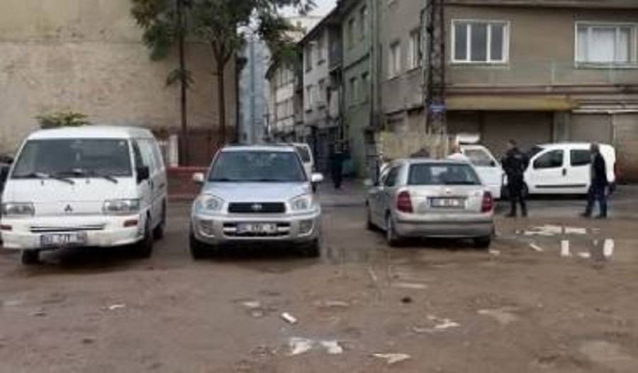 Konya merkezde inşaat yanında zemin çöktü doğalgaz ve su borusu patladı 4