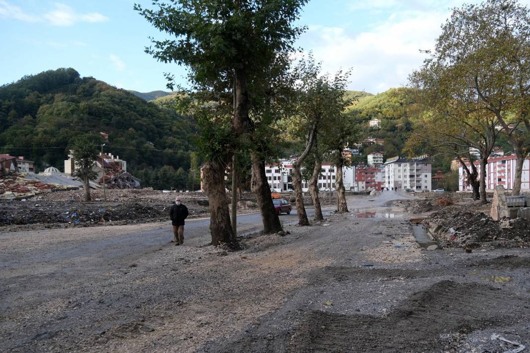 Bozkurt'ta yağışın ardından binaların bodrum katlarına dolan su tahliye edildi 1
