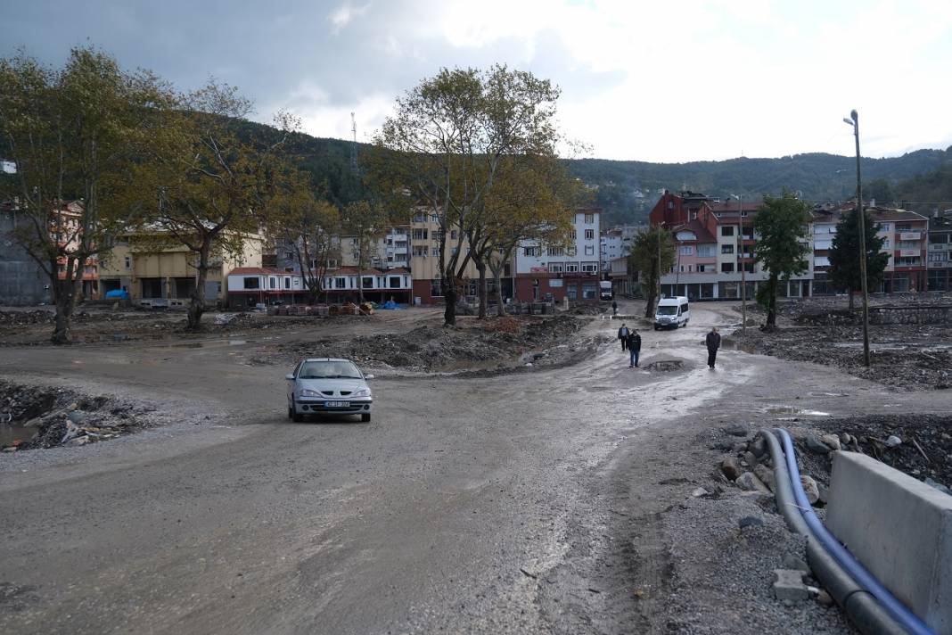 Bozkurt'ta yağışın ardından binaların bodrum katlarına dolan su tahliye edildi 2