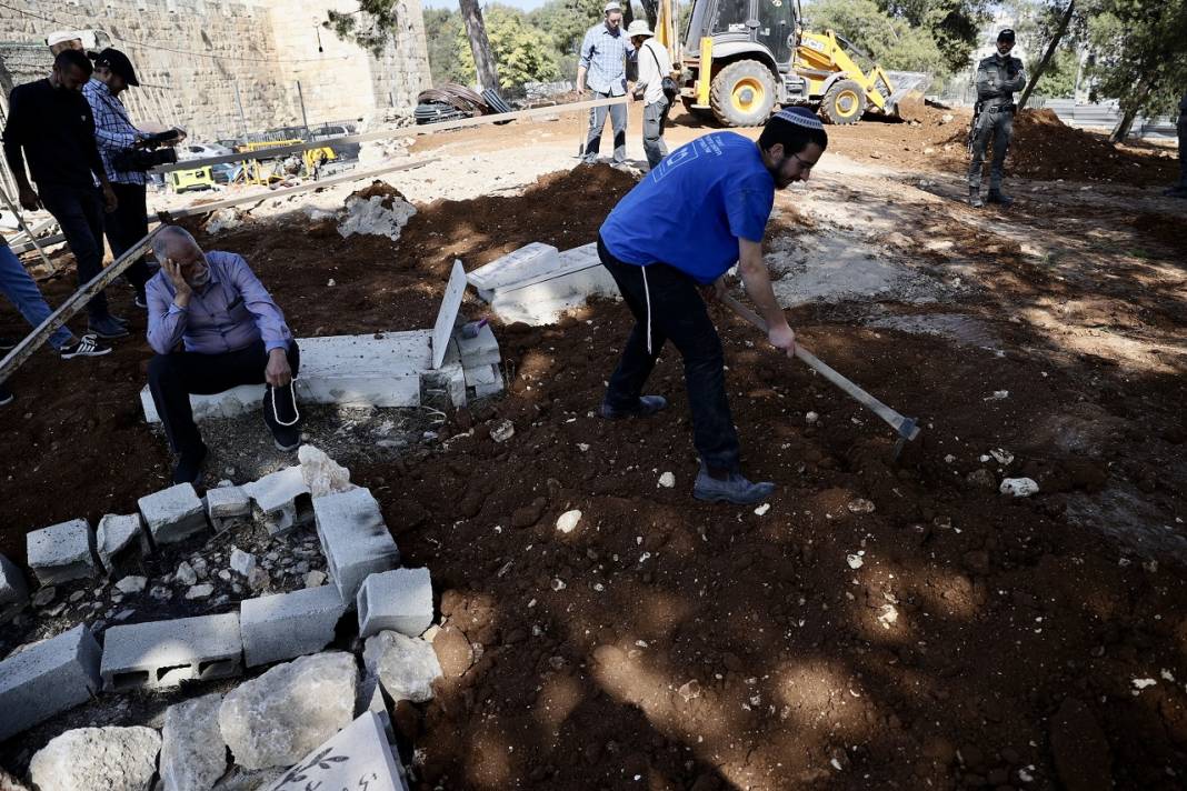 İsrail Kudüs’teki Müslüman mezarlığında park yapım çalışmasına başladı 2