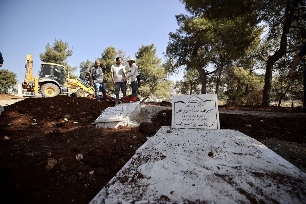 İsrail Kudüs’teki Müslüman mezarlığında park yapım çalışmasına başladı 5