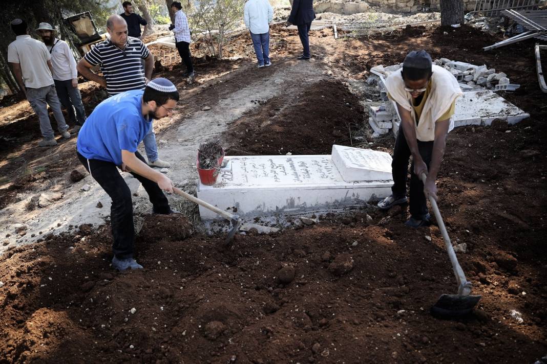 İsrail Kudüs’teki Müslüman mezarlığında park yapım çalışmasına başladı 6