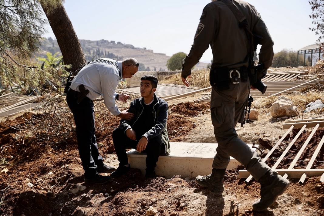 İsrail Kudüs’teki Müslüman mezarlığında park yapım çalışmasına başladı 8