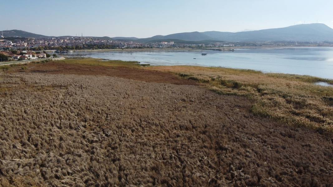 Suyu aşırı çekilen Beyşehir Gölü, kış yağışlarını bekliyor 1