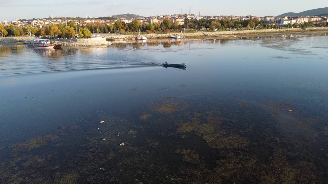 Suyu aşırı çekilen Beyşehir Gölü, kış yağışlarını bekliyor 10