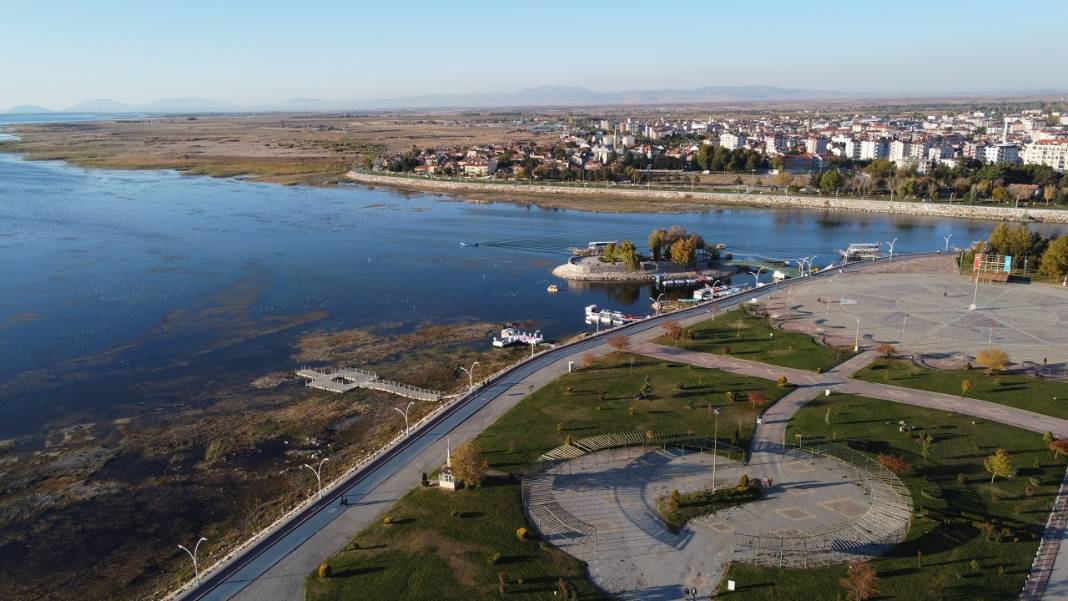 Suyu aşırı çekilen Beyşehir Gölü, kış yağışlarını bekliyor 19