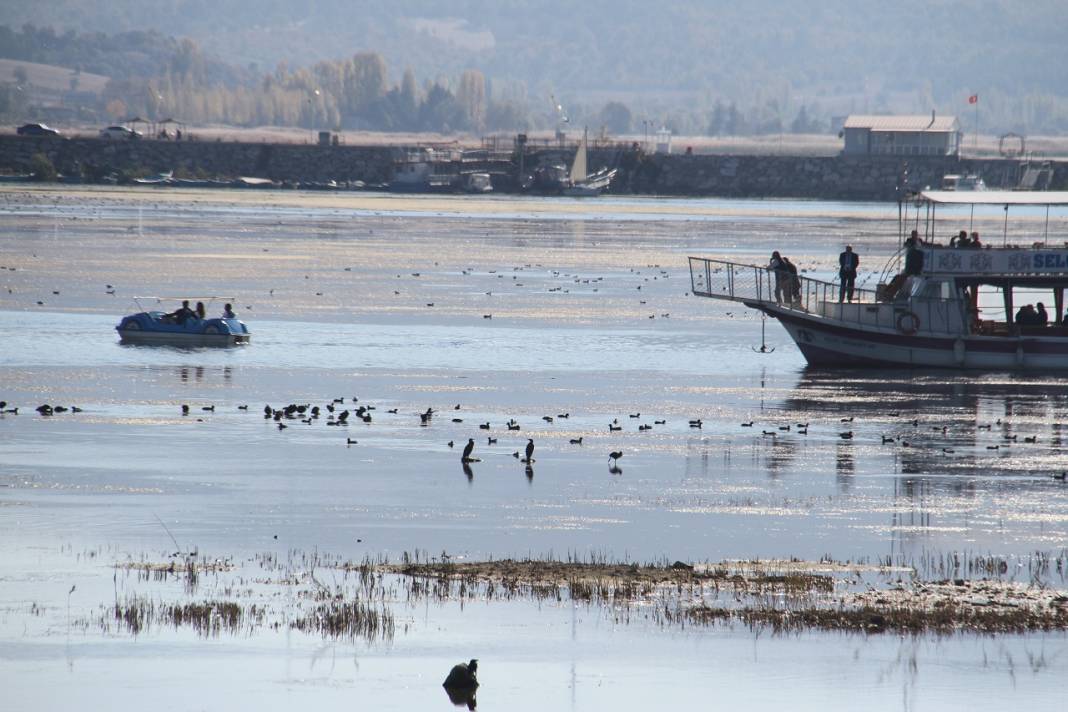 Suyu aşırı çekilen Beyşehir Gölü, kış yağışlarını bekliyor 21