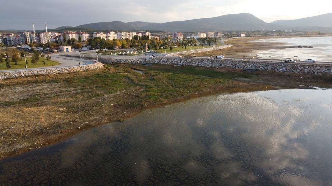 Suyu aşırı çekilen Beyşehir Gölü, kış yağışlarını bekliyor 5