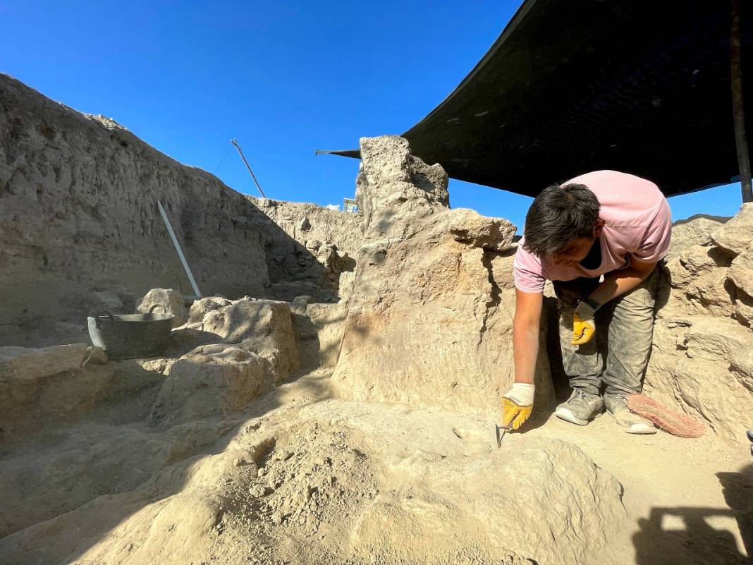 Tatarlı Höyük'te 4 bin yıl öncesine ait "çöp çukuru" bulundu 1