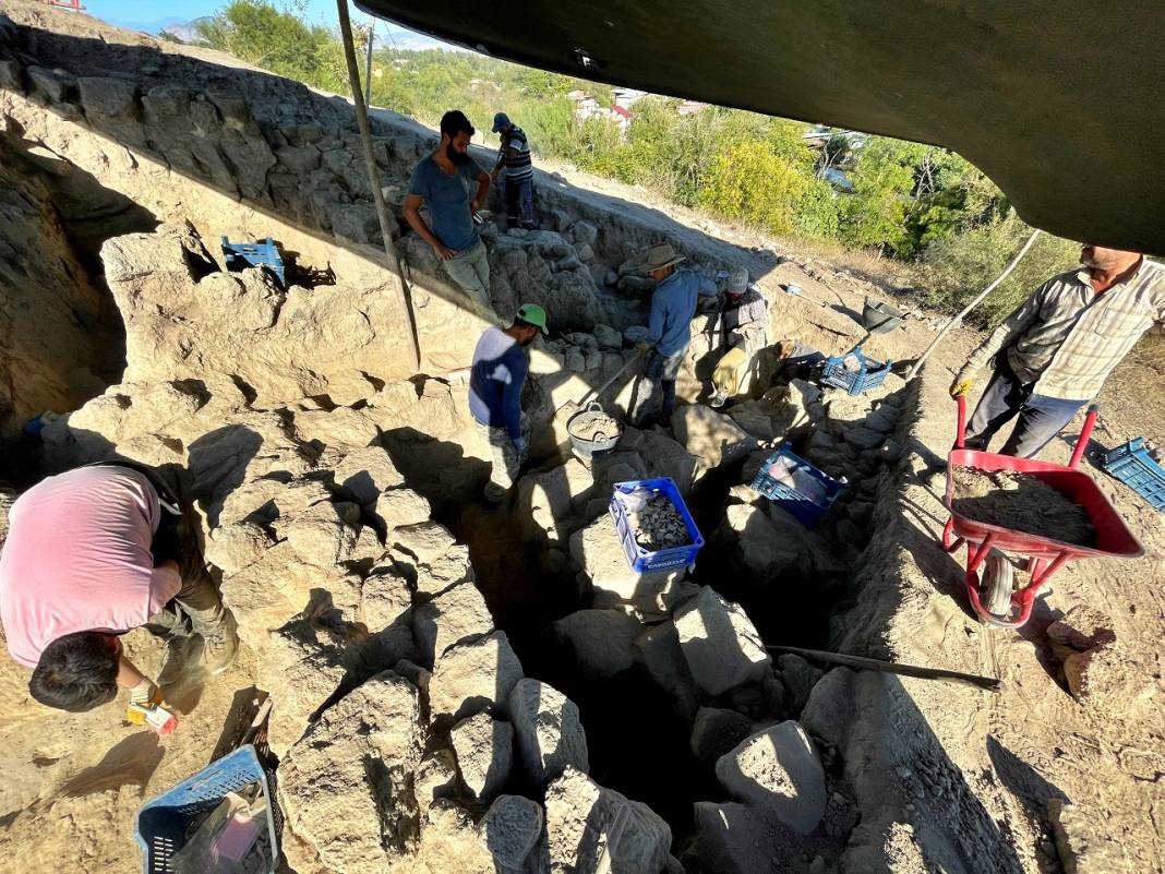 Tatarlı Höyük'te 4 bin yıl öncesine ait "çöp çukuru" bulundu 3