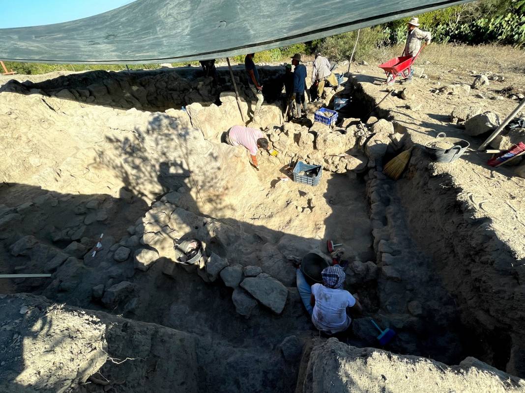 Tatarlı Höyük'te 4 bin yıl öncesine ait "çöp çukuru" bulundu 6