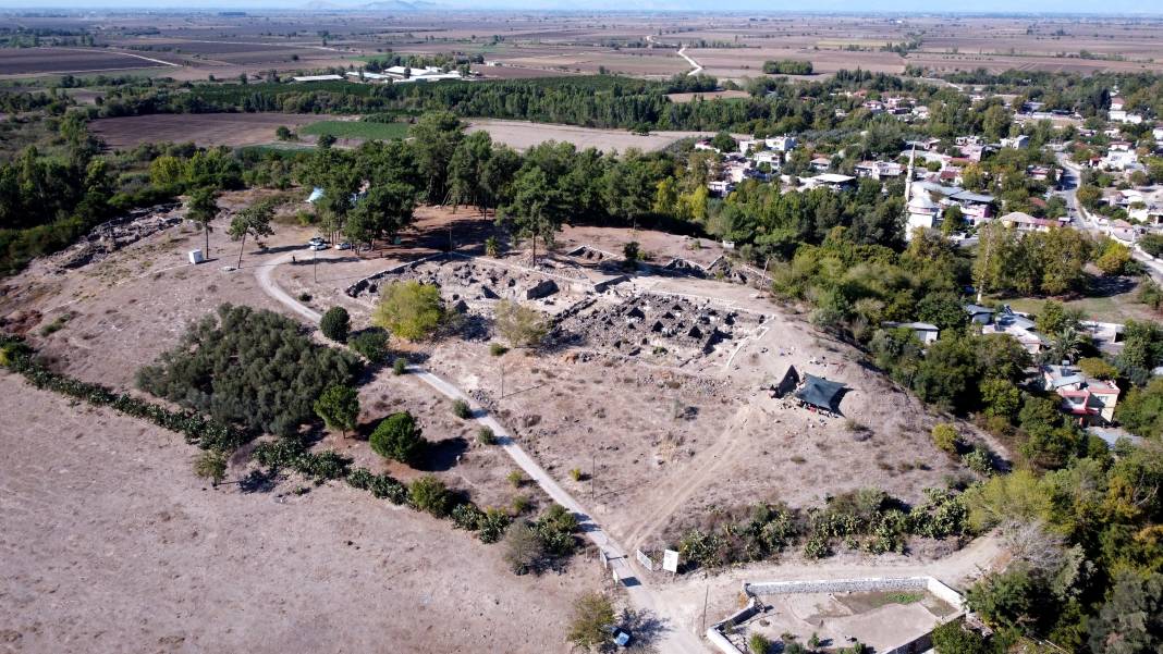 Tatarlı Höyük'te 4 bin yıl öncesine ait "çöp çukuru" bulundu 8