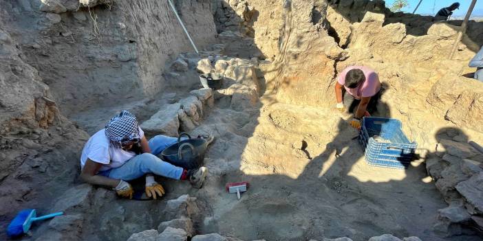 Tatarlı Höyük'te 4 bin yıl öncesine ait "çöp çukuru" bulundu