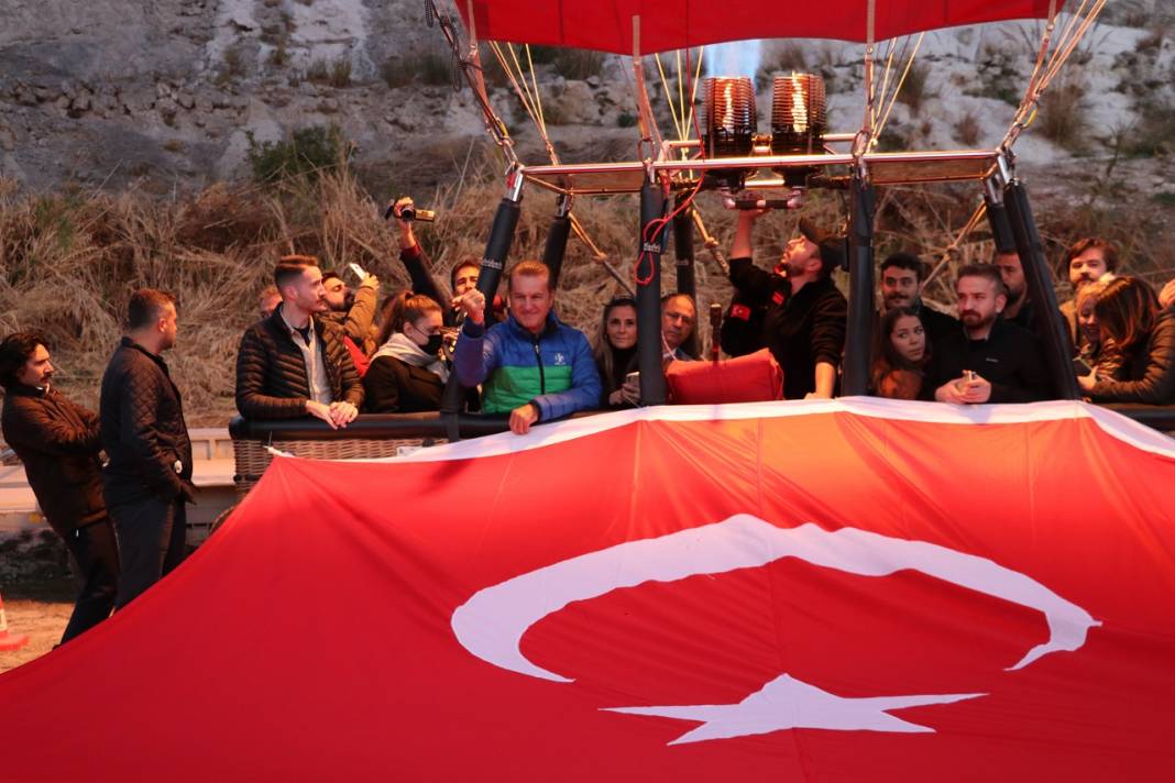 Pamukkale semalarında sıcak hava balonlarıyla Cumhuriyet Bayramı coşkusu yaşanıyor 13