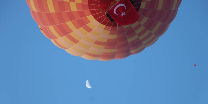Pamukkale semalarında sıcak hava balonlarıyla Cumhuriyet Bayramı coşkusu yaşanıyor