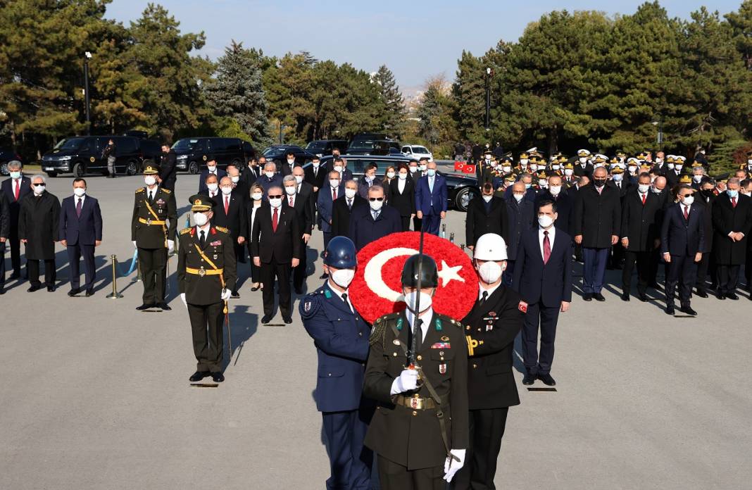 Türkiye Cumhurbaşkanı Recep Tayyip Erdoğan Anıtkabir'i ziyaret etti 13