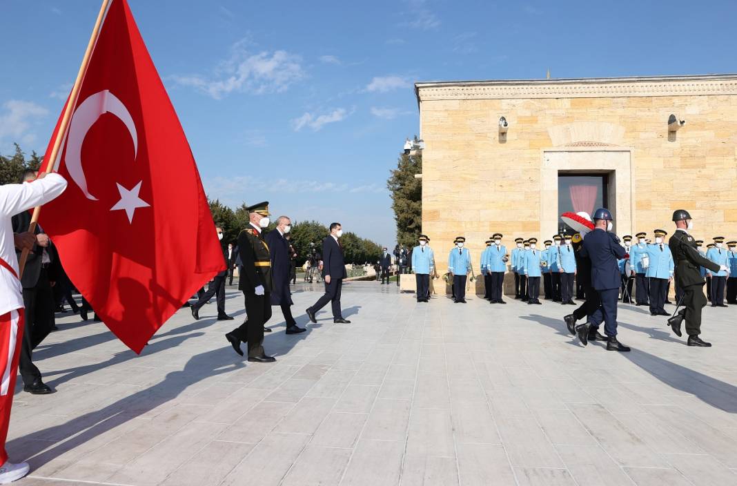 Türkiye Cumhurbaşkanı Recep Tayyip Erdoğan Anıtkabir'i ziyaret etti 15