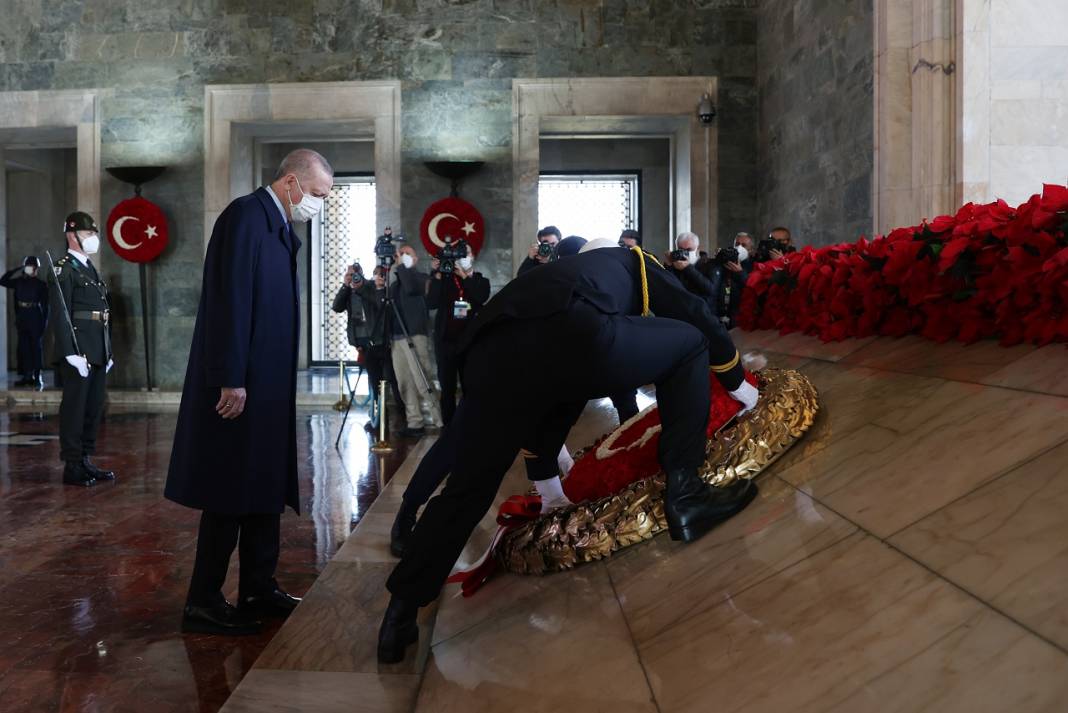 Türkiye Cumhurbaşkanı Recep Tayyip Erdoğan Anıtkabir'i ziyaret etti 16