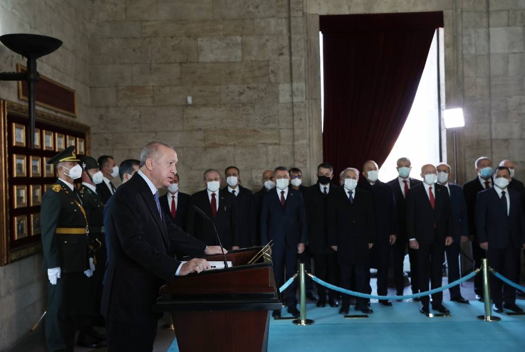 Türkiye Cumhurbaşkanı Recep Tayyip Erdoğan Anıtkabir'i ziyaret etti 21