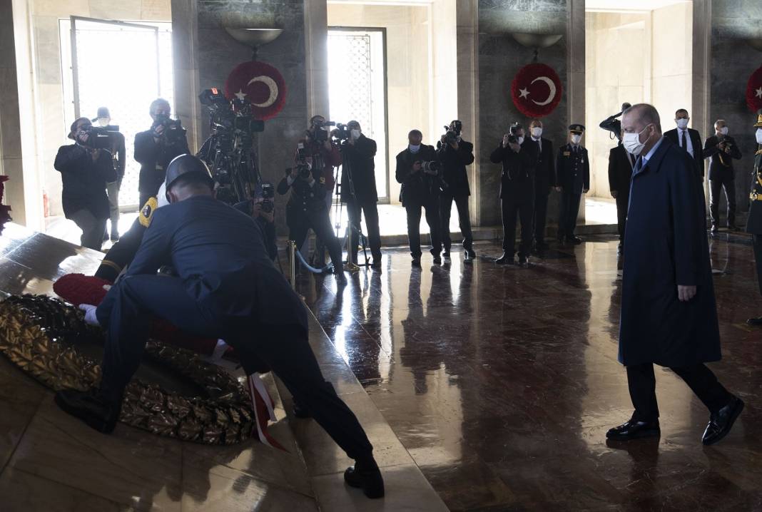 Türkiye Cumhurbaşkanı Recep Tayyip Erdoğan Anıtkabir'i ziyaret etti 8