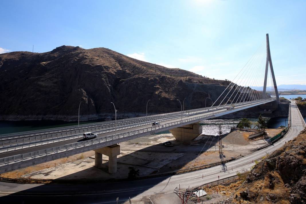 Kömürhan Köprüsü Elazığ ile Malatya arasındaki ulaşımda konforu artırdı 11
