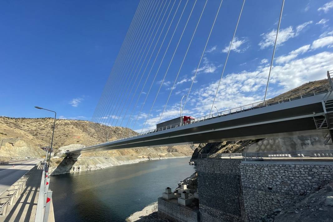 Kömürhan Köprüsü Elazığ ile Malatya arasındaki ulaşımda konforu artırdı 3