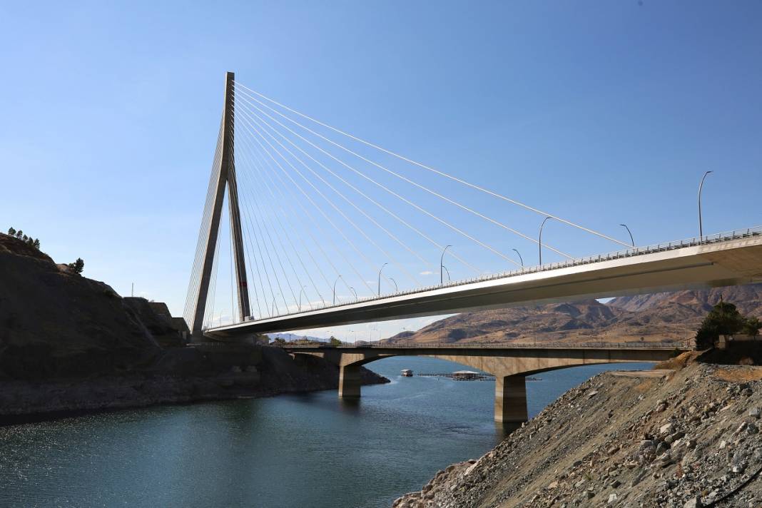 Kömürhan Köprüsü Elazığ ile Malatya arasındaki ulaşımda konforu artırdı 4