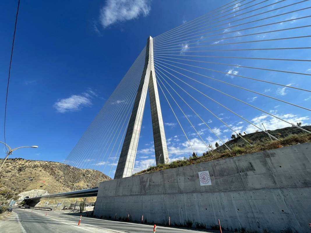 Kömürhan Köprüsü Elazığ ile Malatya arasındaki ulaşımda konforu artırdı 6