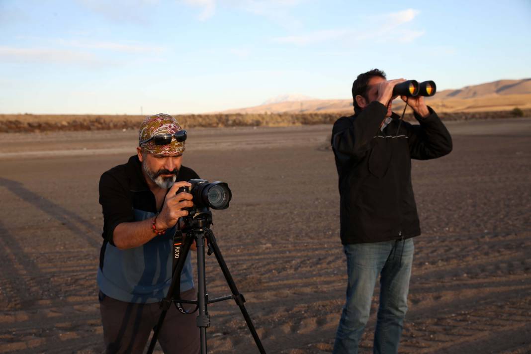 Gözlemciler, Muş Ovası'ndaki binlerce kuşun göçünü kayıt altına aldı 15