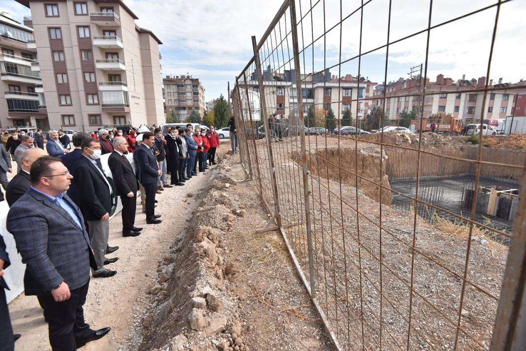Karatay Belediyesi’nin Konya’ya kazandıracağı yeni aşevi binasının temeli atıldı 9