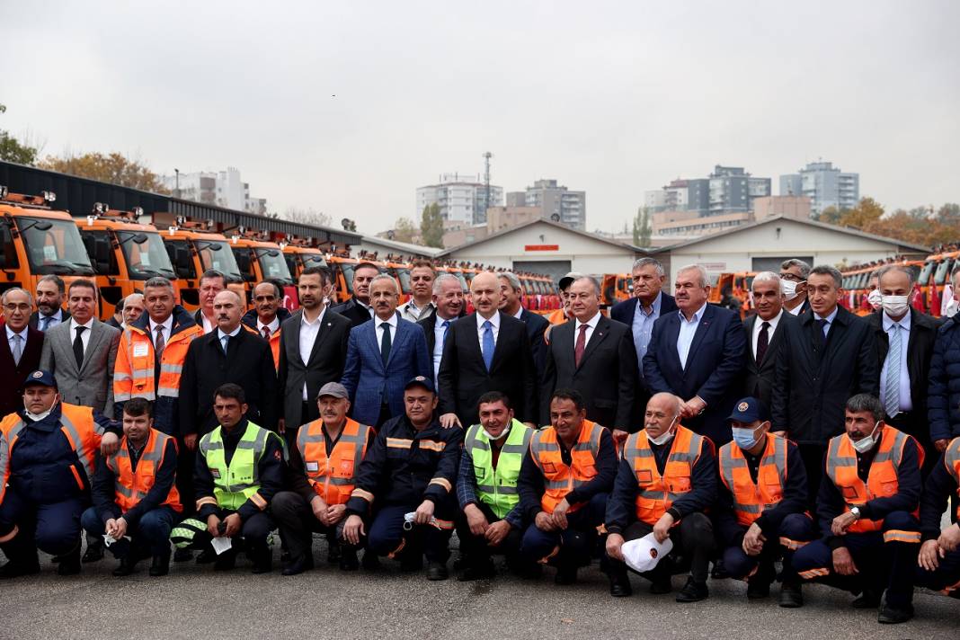 Bakan Karaismailoğlu KGM'nin yeni araçlarının hizmete alım törenine katıldı 7
