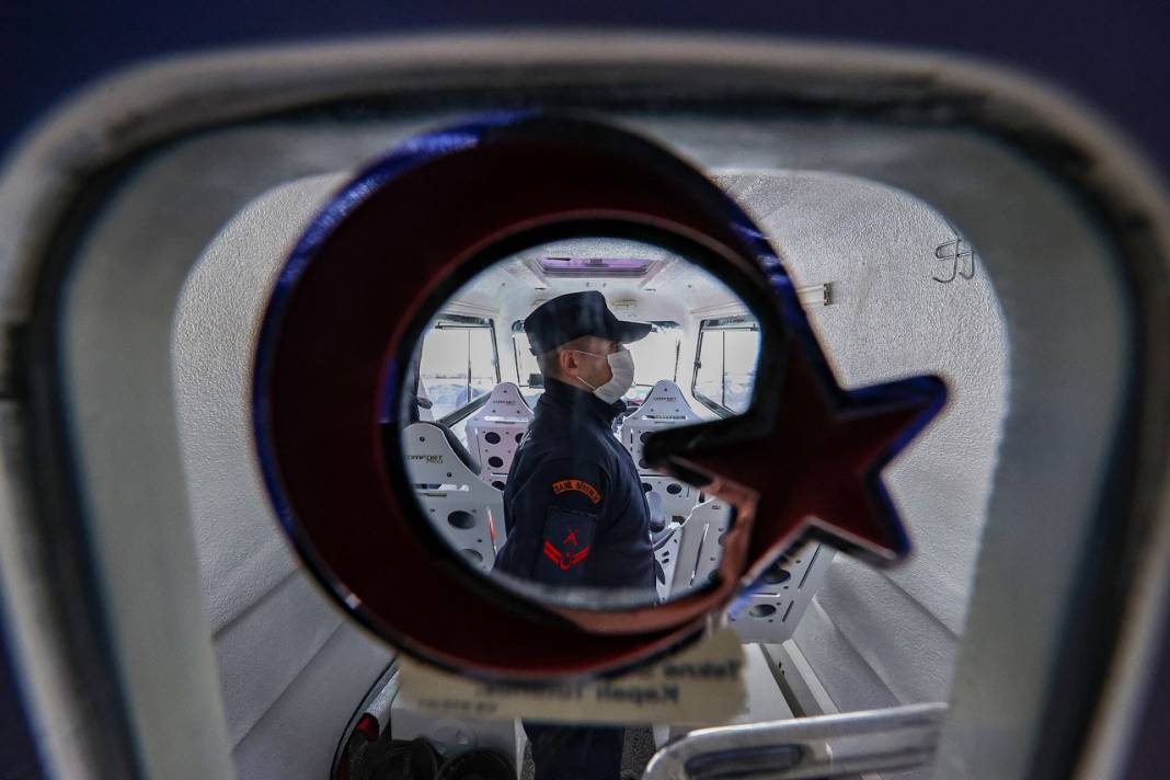 Sahil Güvenlik Komutanlığı ekipleri Van Gölü'nde 24 saat görevde 18